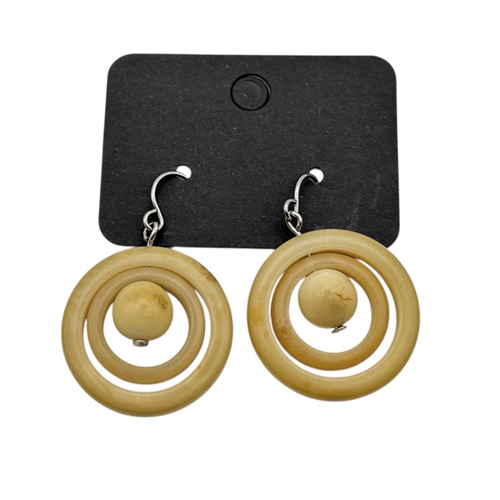 Retro Concentric Circle Plastic Bead Dangle Earrings Boho Modernist Cream/Tan
